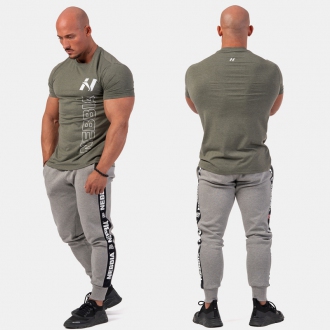 NEBBIA - Fitness tričko pánske Vertical Logo 293 (khaki)