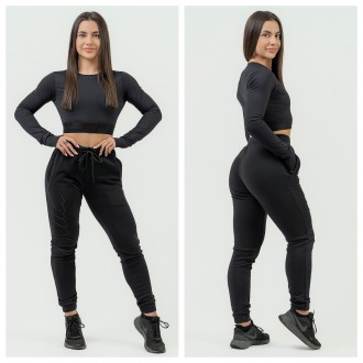 NEBBIA - Športový crop top s dlhým rukávom 839 (black)