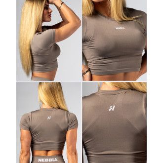 NEBBIA - Seamless crop top s krátkym rukávom POWER 891 (light brown ash)