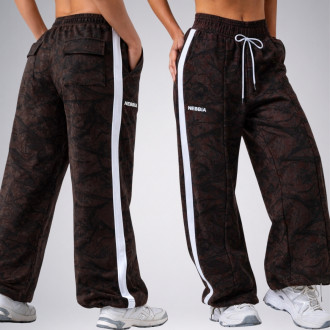 NEBBIA - Dámske oversized tepláky POWER 896 (dark brown camo)