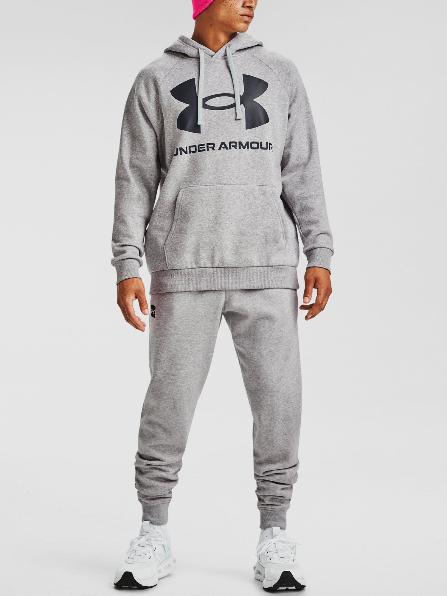 under-armour-mikina-s-kapucnou-panska-siva-1357093-011