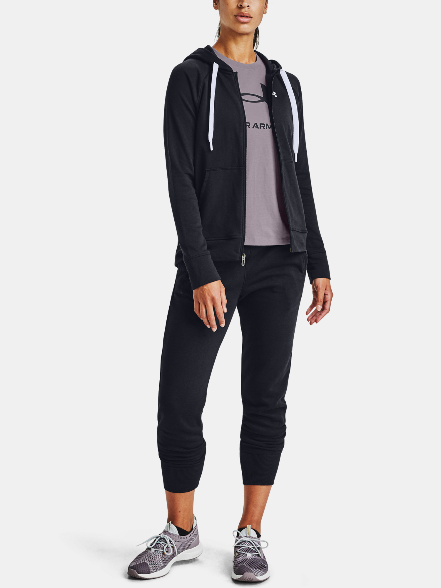 under-armour-mikina-na-zips-damska-cierna-1360957-001