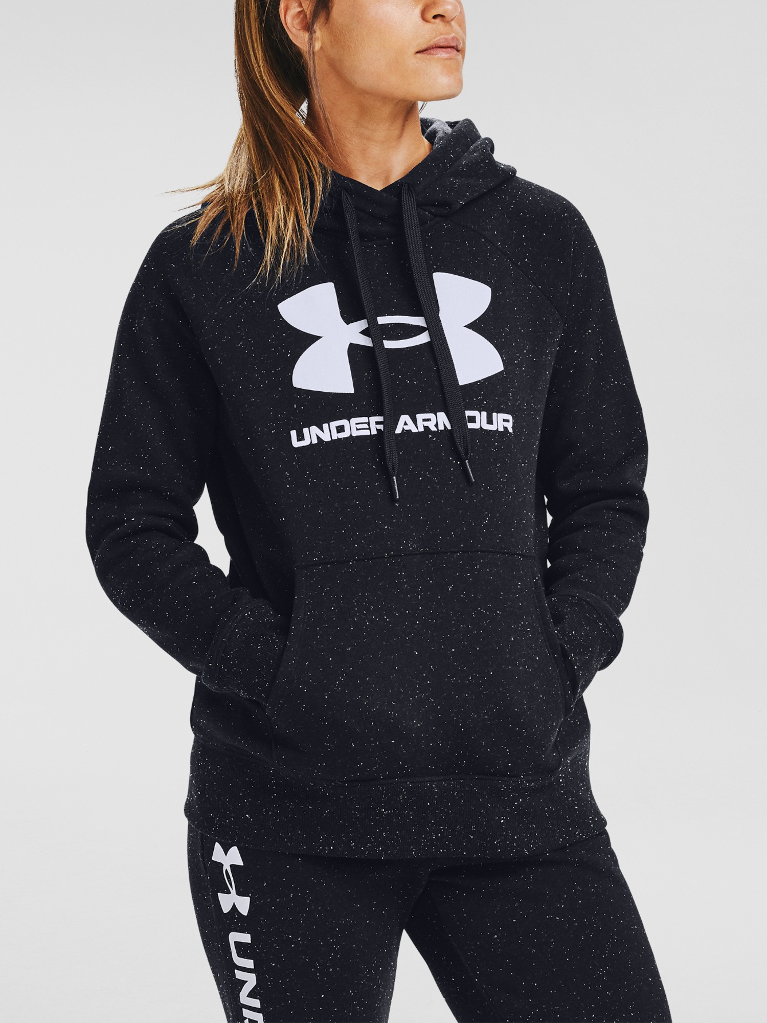 under-armour-mikina-s-kapucnou-damska-cierna-1356318-002